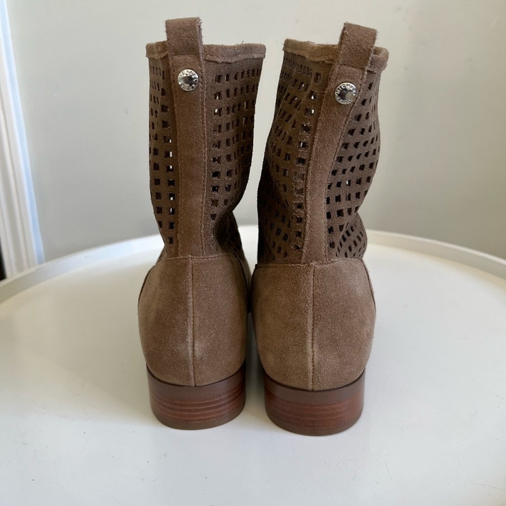 NEW Michael Kors Graham Perforated Shaft Ankle Boot - Picture 3 of 10